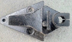 Кронштейн рессоры передний 8x4 SHAANXI